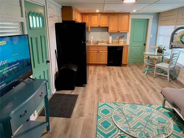 1478 Alternate Keene Rd, Largo, FL 33771 - kitchen featuring light wood-style flooring, recessed lighting, a sink, black appliances, and a paneled ceiling