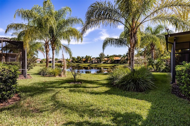 view of yard featuring a water view