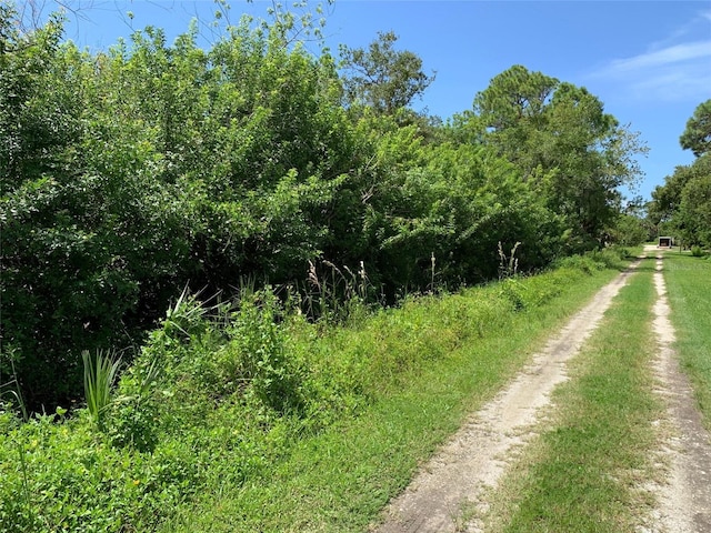 Listing photo 2 for Colonial Rd, Venice FL 34293