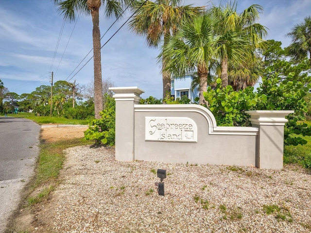 Listing photo 2 for Sea Breeze Dr Lot 10, Tarpon Springs FL 34689