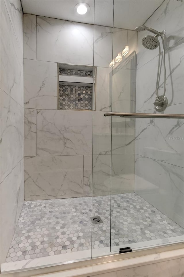 911 8th Ave SW, Largo, FL 33770 - full bathroom featuring a shower stall