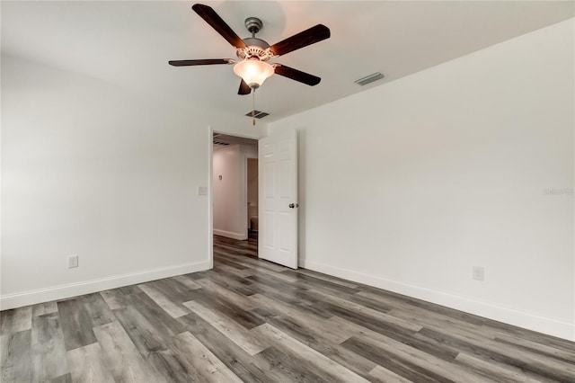 unfurnished room featuring ceiling fan and wood-type flooring