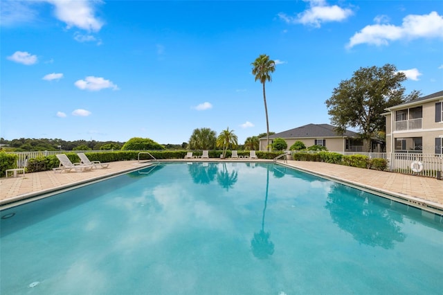 view of swimming pool