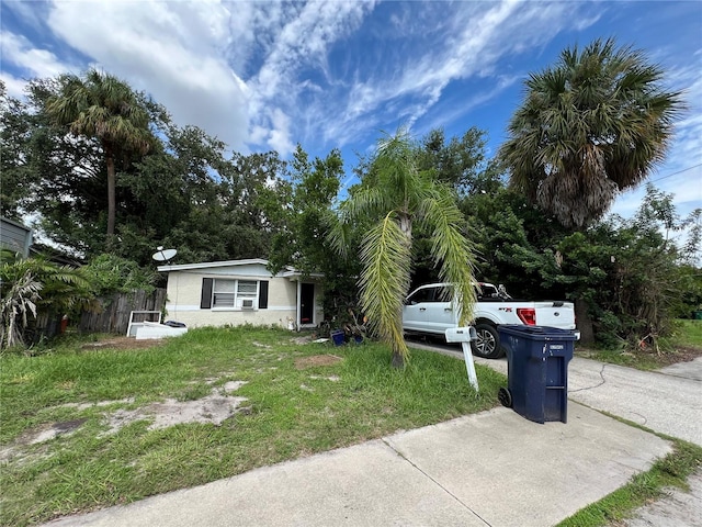 view of front of house featuring a front yard