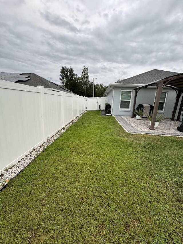 view of yard with a patio