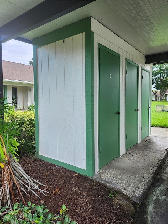 view of outbuilding