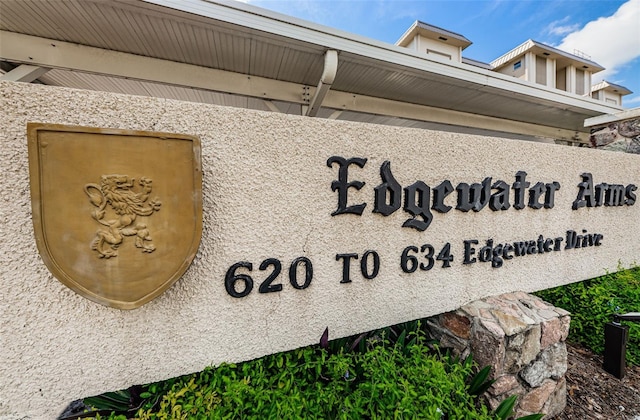 view of community / neighborhood sign