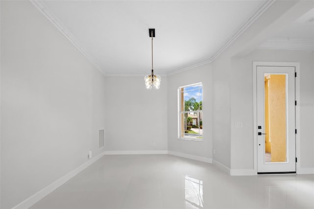 empty room with ornamental molding, visible vents, a notable chandelier, and baseboards