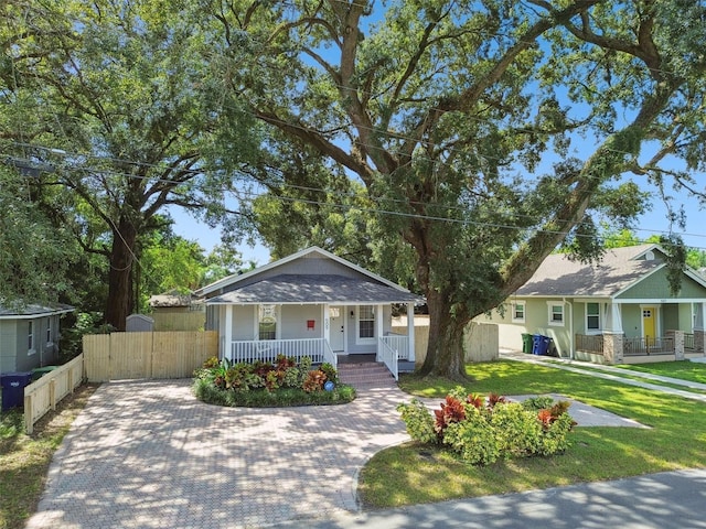 bungalow-style home with covered porch