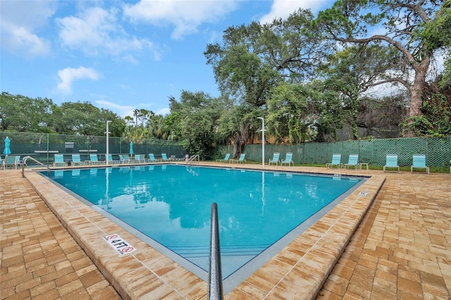 view of swimming pool