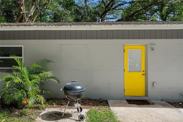 view of exterior entry