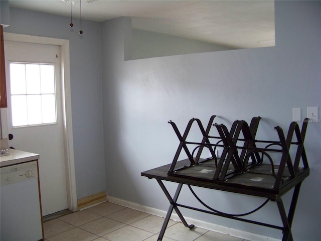 dining room featuring light tile patterned floors