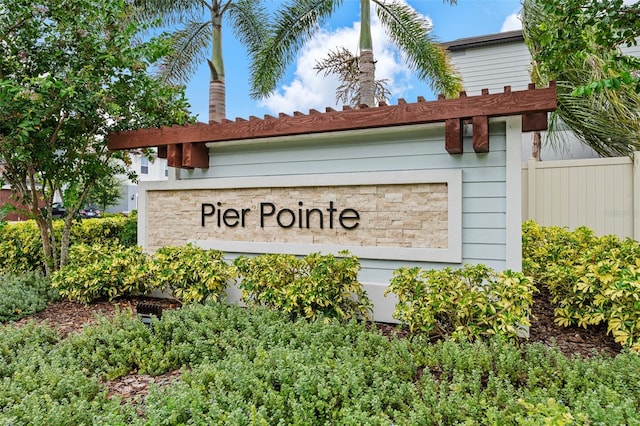 view of community / neighborhood sign