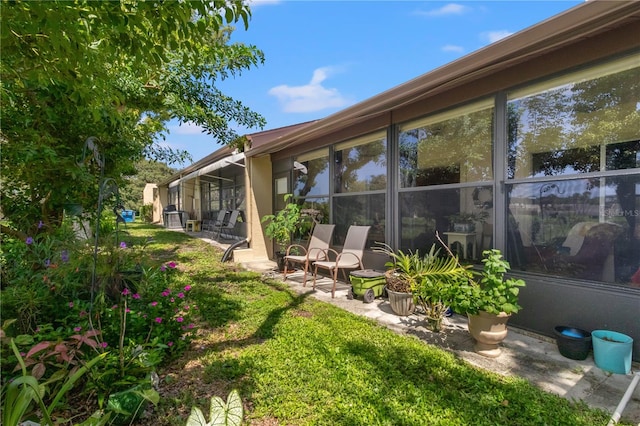 view of yard with a patio