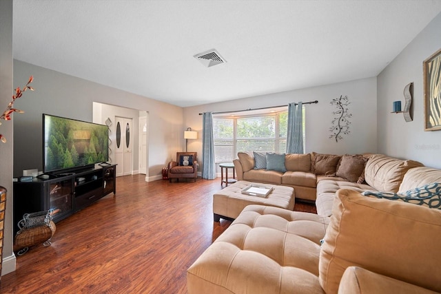 8212 Forest Cir, Seminole, FL 33776 - living area with wood finished floors and baseboards