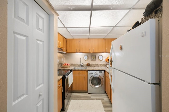 kitchen with washer / clothes dryer, electric range, sink, a paneled ceiling, and white refrigerator