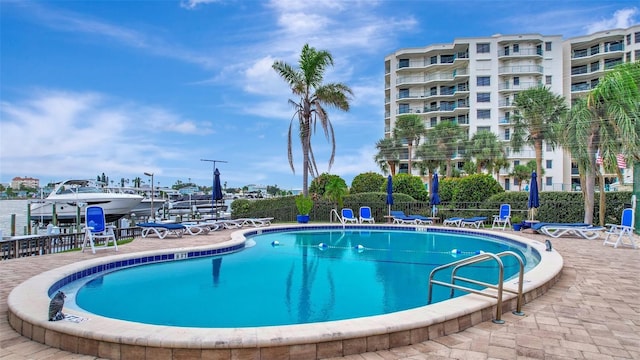 view of swimming pool