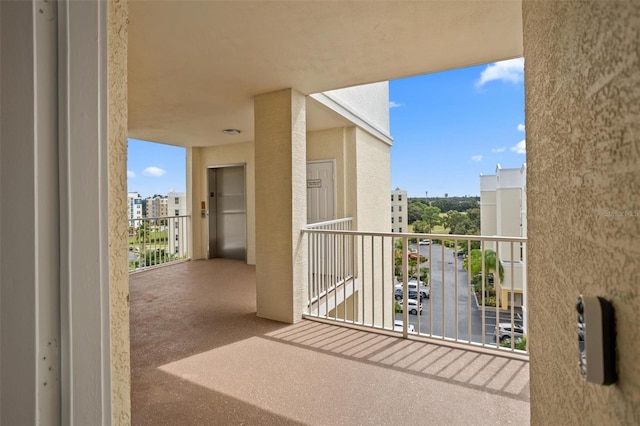 balcony featuring elevator