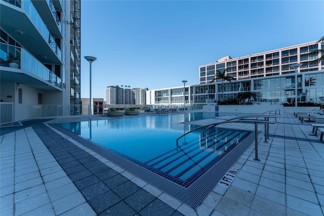 175 1st St S Unit 406, Saint Petersburg, FL 33701 - view of pool