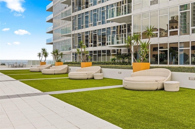 175 1st St S Unit 406, Saint Petersburg, FL 33701 - view of home's community with a lawn