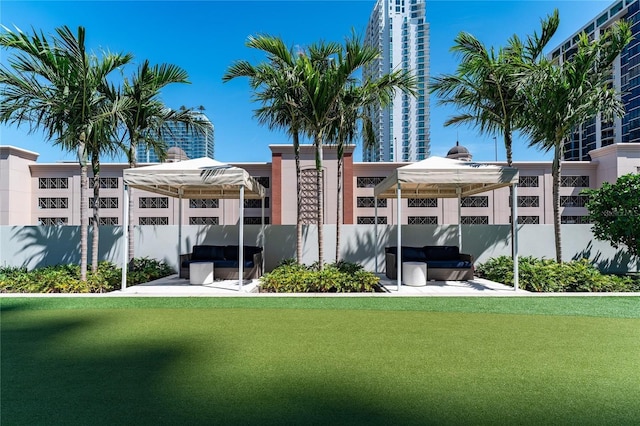 175 1st St S Unit 406, Saint Petersburg, FL 33701 - view of property featuring fence