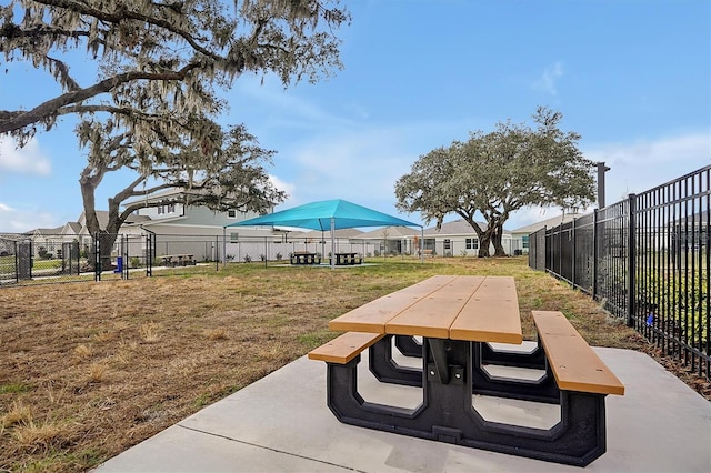 view of home's community featuring a yard