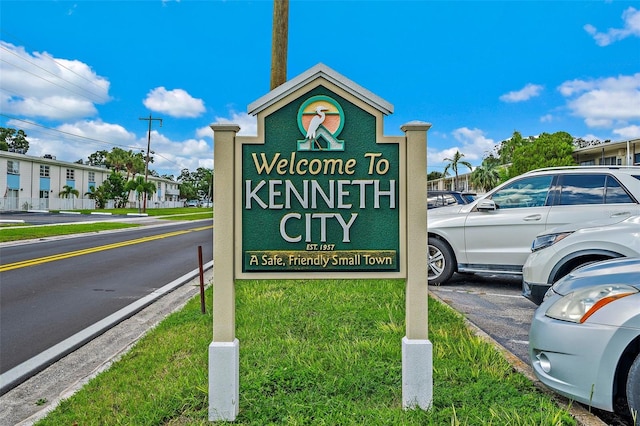 view of community / neighborhood sign