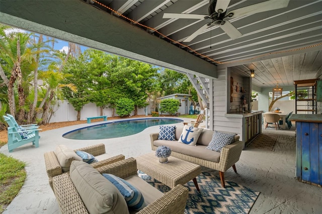 view of patio featuring ceiling fan and an outdoor hangout area