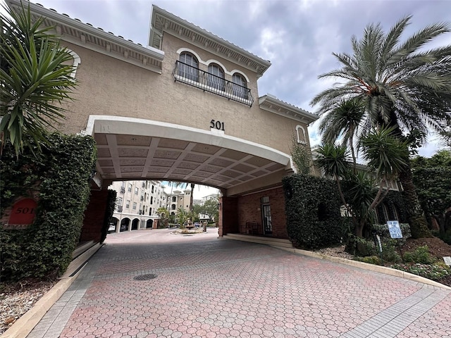 501 Knights Run Ave Unit 1327, Tampa, FL 33602 - view of home's community featuring decorative driveway