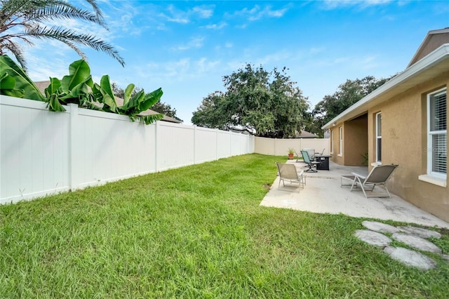 view of yard with a patio