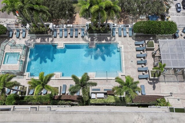 view of swimming pool