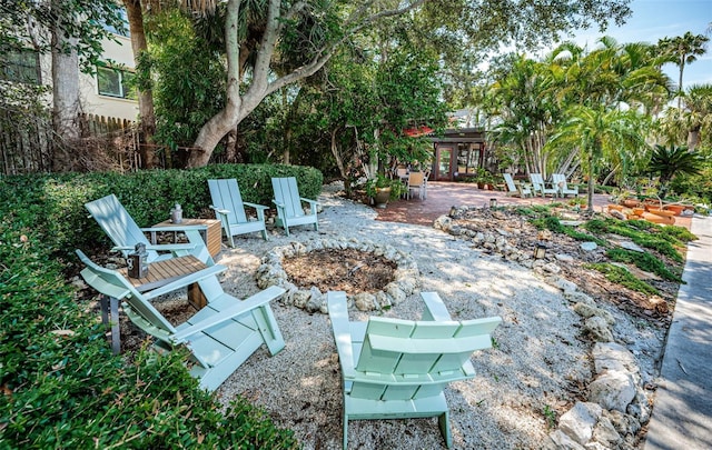 view of yard featuring a patio area