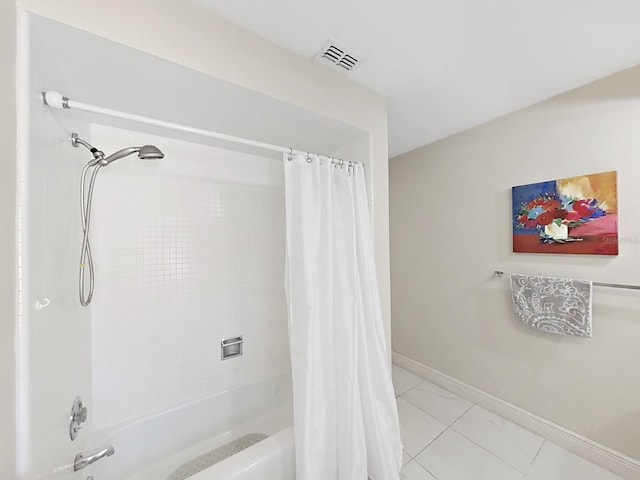 bathroom featuring shower / tub combo