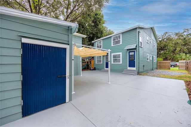 6619 Livingston Ave N, Saint Petersburg, FL 33702 - exterior space featuring entry steps and fence