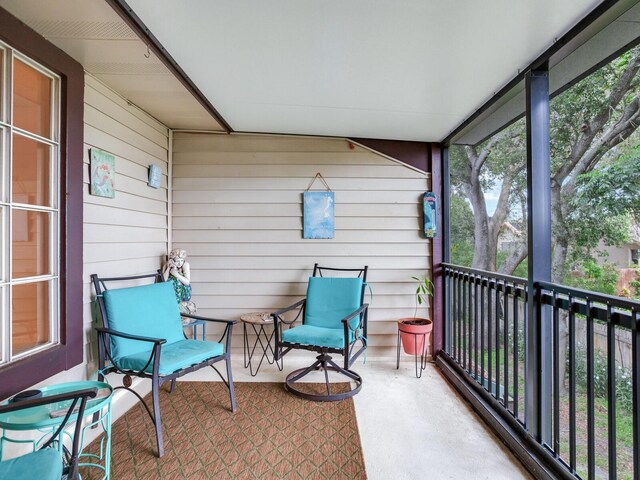 view of sunroom / solarium