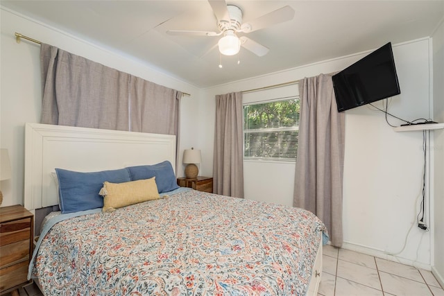 bedroom with ceiling fan