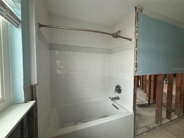 bathroom with shower / bathtub combination