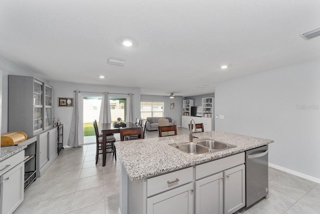 684 SE 65th Ter, Ocala, FL 34472 - kitchen with dishwasher, a sink, a kitchen island with sink, recessed lighting, and a ceiling fan