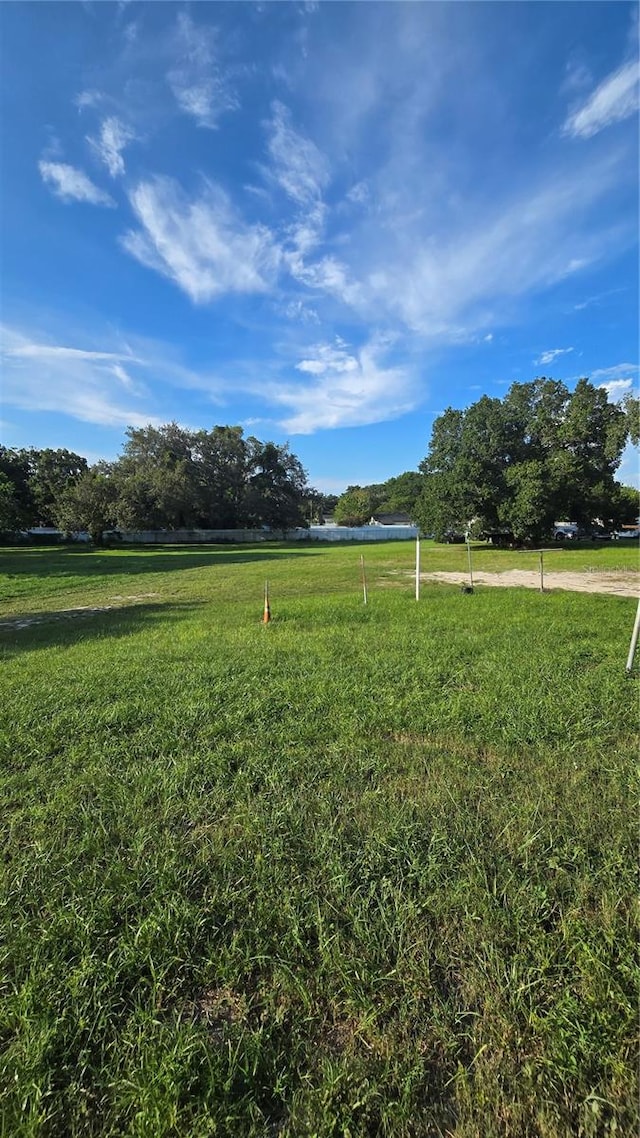 view of yard featuring a rural view