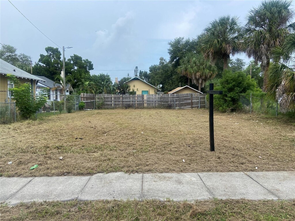 935 13th Ave S, Saint Petersburg, FL 33705 - photo 1