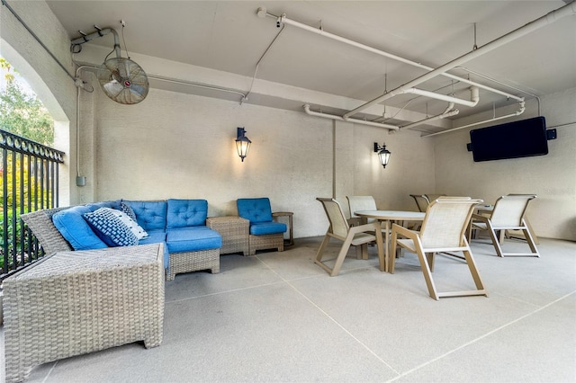 interior space featuring outdoor lounge area