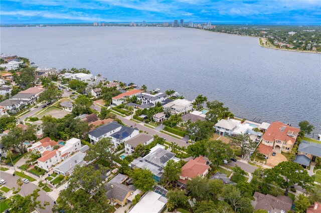 45 Adalia Ave, Tampa, FL 33606 - aerial view of property and surrounding area featuring a large body of water and nearby suburban area