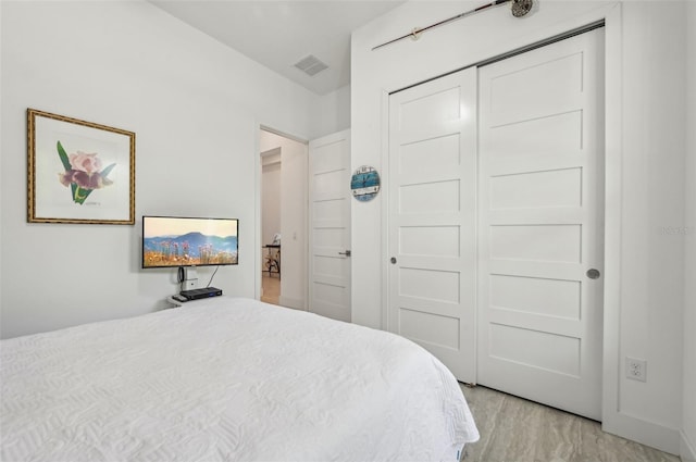 bedroom with a closet