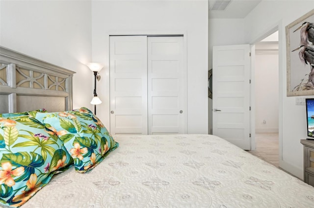 bedroom featuring a closet