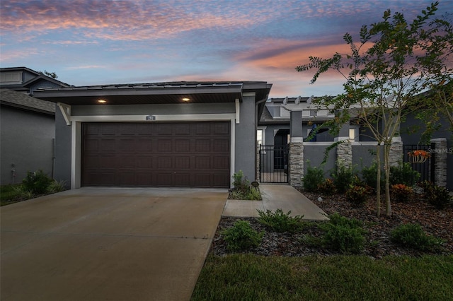 view of front facade featuring a garage