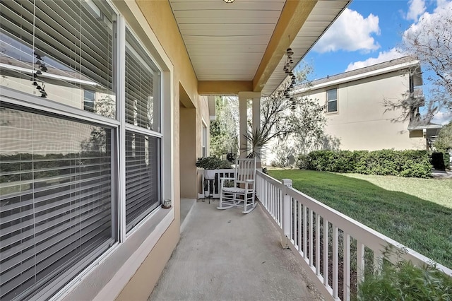 20308 Oak Key Ct, Tampa, FL 33647 - balcony with covered porch