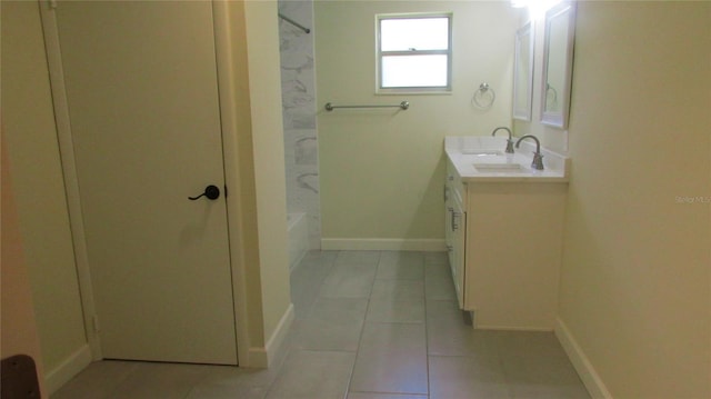 3225 Oakland Rd N, Lakeland, FL 33801 - bathroom with vanity and baseboards