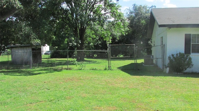 3225 Oakland Rd N, Lakeland, FL 33801 - view of yard with fence and cooling unit