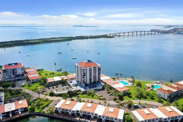 bird's eye view with a water view