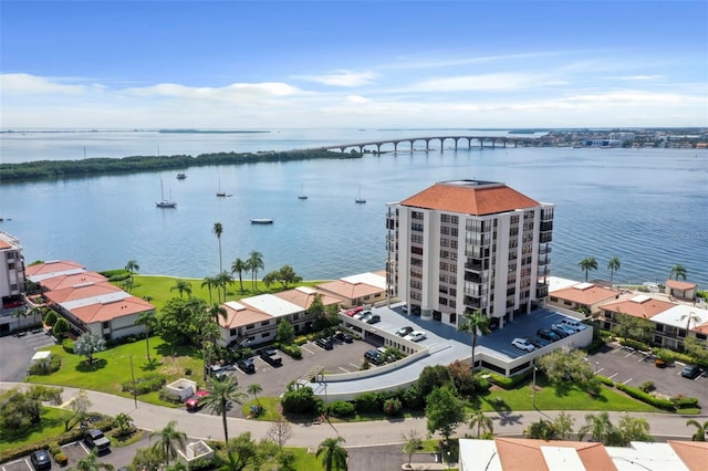 bird's eye view with a water view